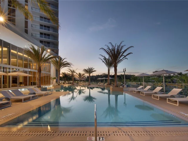 16385 Biscayne Blvd # 1118, North Miami Beach FL 33160