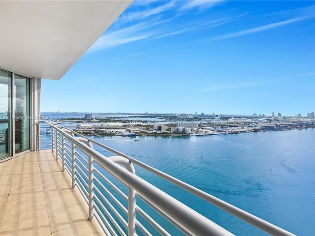 335 S Biscayne Blvd # 3512, Miami FL 33131