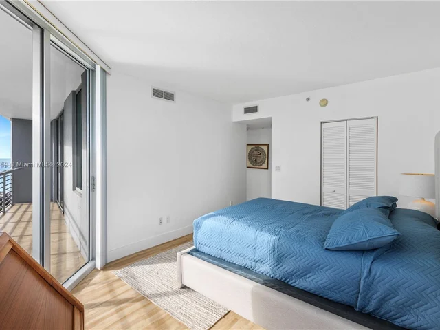 335 S Biscayne Blvd # 3512, Miami FL 33131