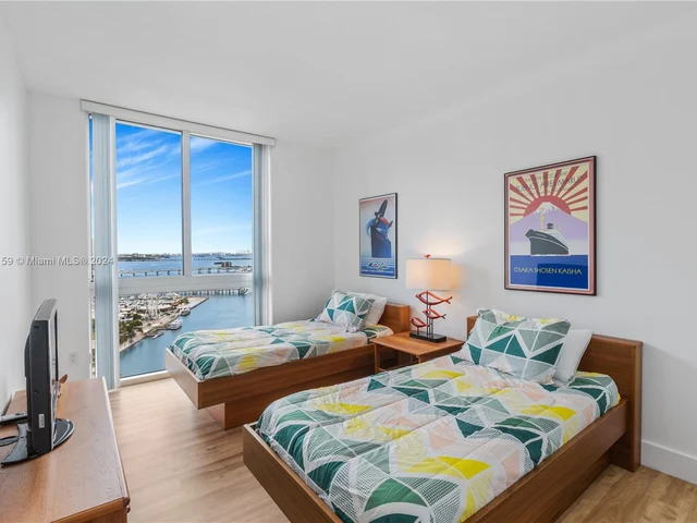 335 S Biscayne Blvd # 3512, Miami FL 33131