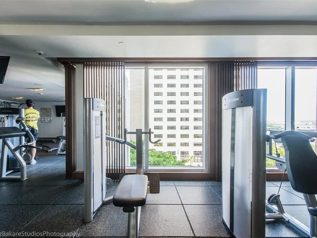 335 S Biscayne Blvd # 3512, Miami FL 33131