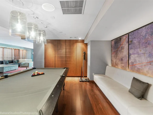 335 S Biscayne Blvd # 3512, Miami FL 33131