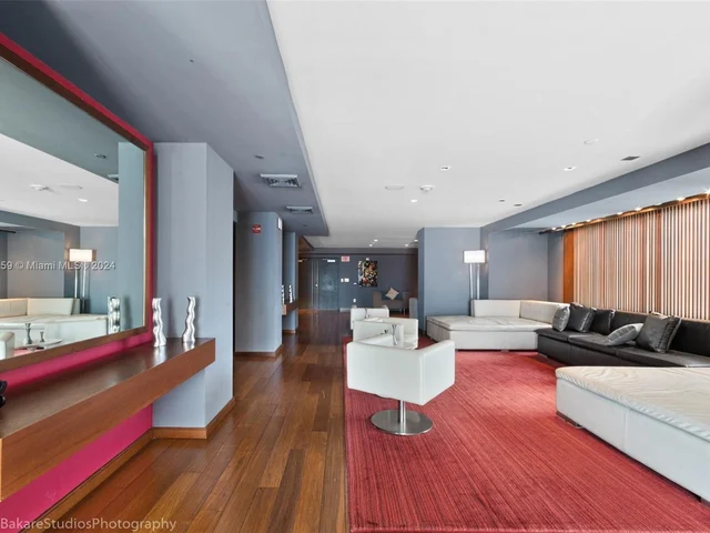 335 S Biscayne Blvd # 3512, Miami FL 33131