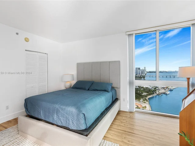 335 S Biscayne Blvd # 3512, Miami FL 33131