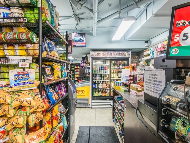 335 S Biscayne Blvd # 3512, Miami FL 33131