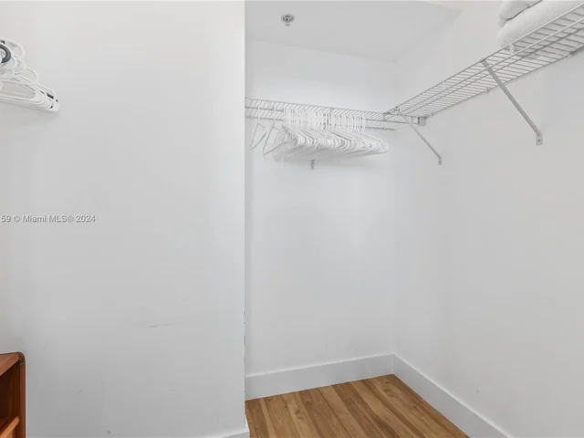 335 S Biscayne Blvd # 3512, Miami FL 33131