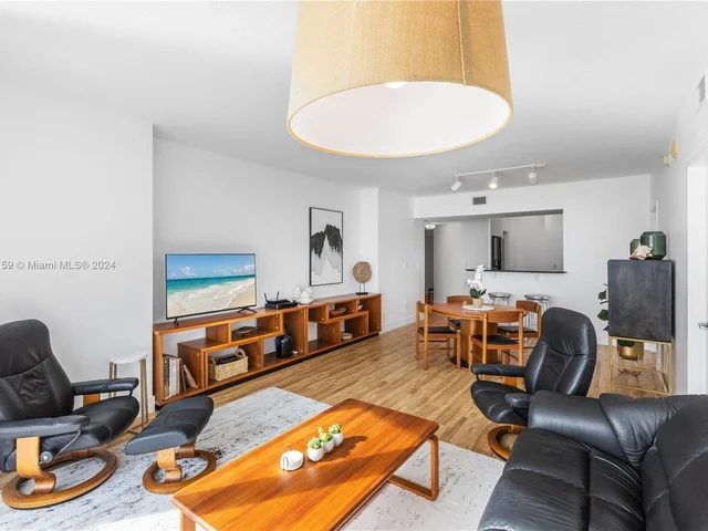 335 S Biscayne Blvd # 3512, Miami FL 33131