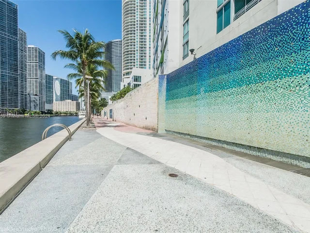 335 S Biscayne Blvd # 3512, Miami FL 33131
