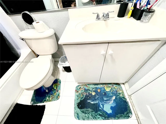 11053 W Okeechobee Rd # 102, Hialeah Gardens FL 33018