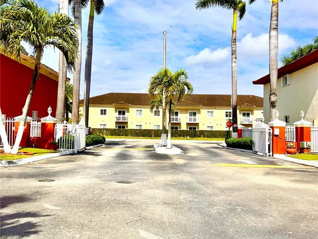 11053 W Okeechobee Rd # 102, Hialeah Gardens FL 33018