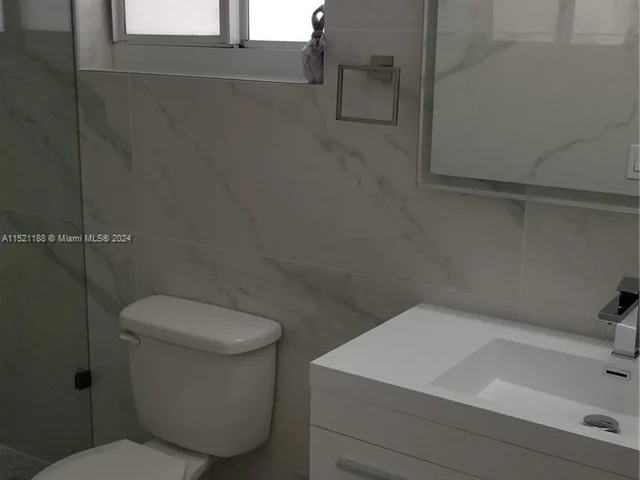 20415 Highland Lakes Blvd # 0, Miami FL 33179