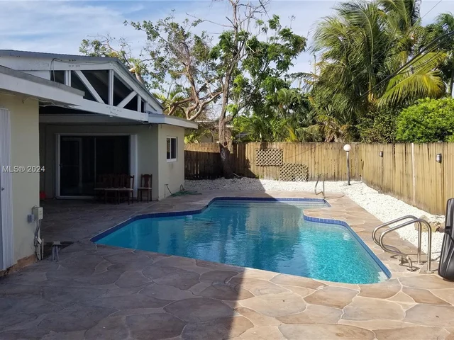 20415 Highland Lakes Blvd # 0, Miami FL 33179