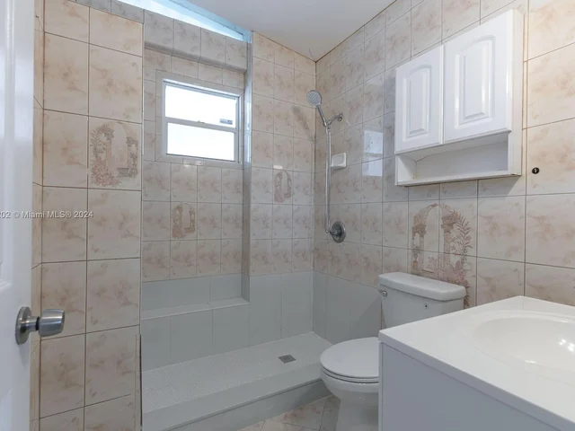 3325 SW 97th Ct, Miami FL 33165