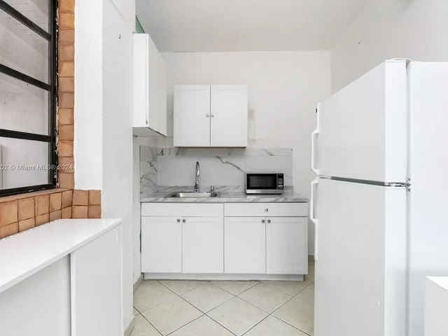 3325 SW 97th Ct, Miami FL 33165