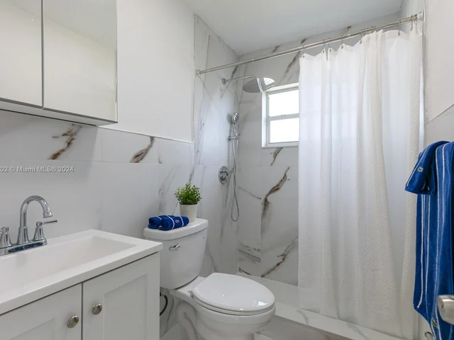 3325 SW 97th Ct, Miami FL 33165