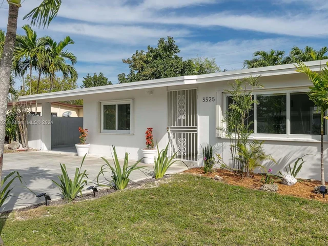 3325 SW 97th Ct, Miami FL 33165