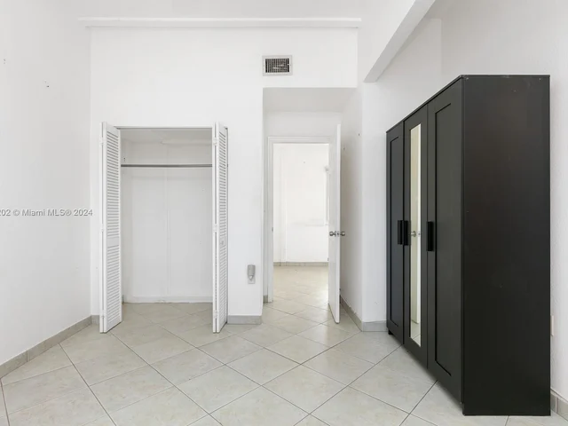 3325 SW 97th Ct, Miami FL 33165