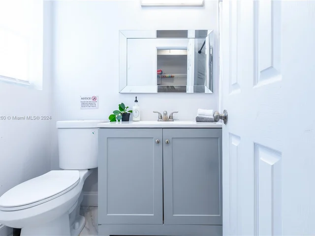 2748 NE 32nd St # 7, Fort Lauderdale FL 33306