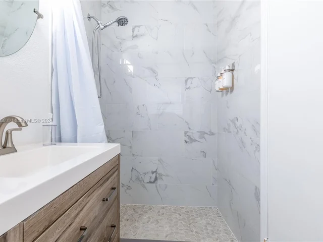 2748 NE 32nd St # 7, Fort Lauderdale FL 33306