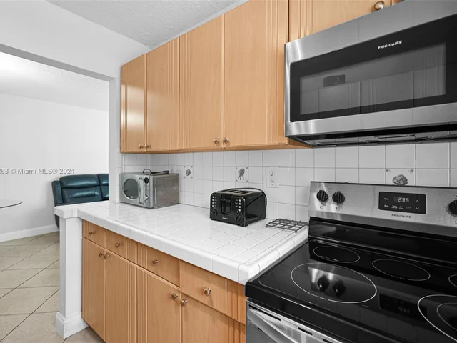 2920 SW 28th Ter # 207, Miami FL 33133