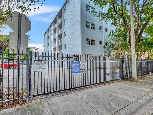 2920 SW 28th Ter # 207, Miami FL 33133