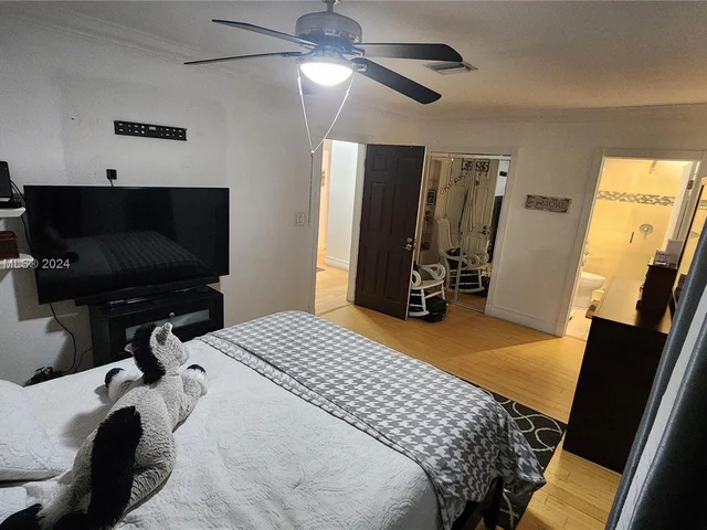 8281 SW 28th St, Miami FL 33155