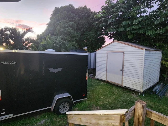 8281 SW 28th St, Miami FL 33155