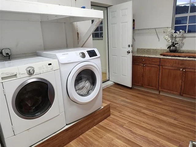 8281 SW 28th St, Miami FL 33155