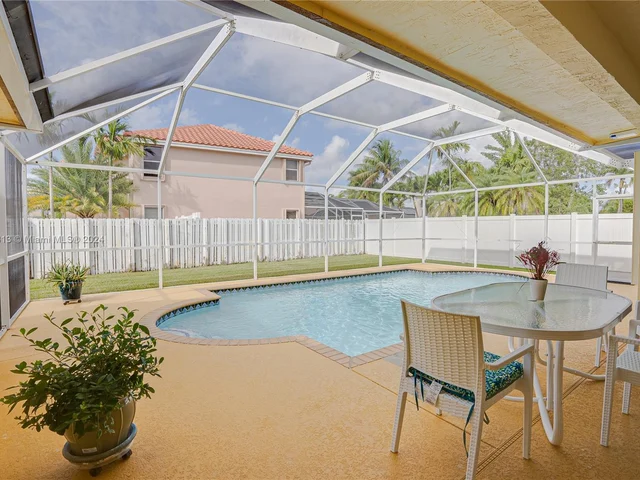 600 SW 178th Way, Pembroke Pines FL 33029