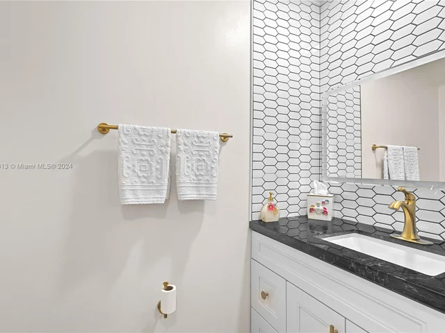 600 SW 178th Way, Pembroke Pines FL 33029