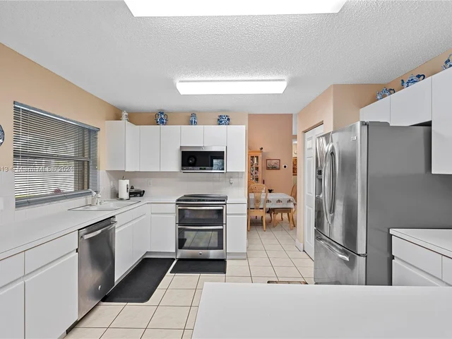 600 SW 178th Way, Pembroke Pines FL 33029