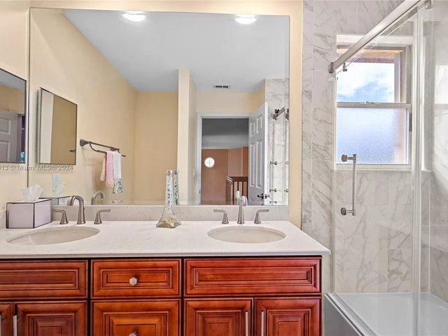 600 SW 178th Way, Pembroke Pines FL 33029