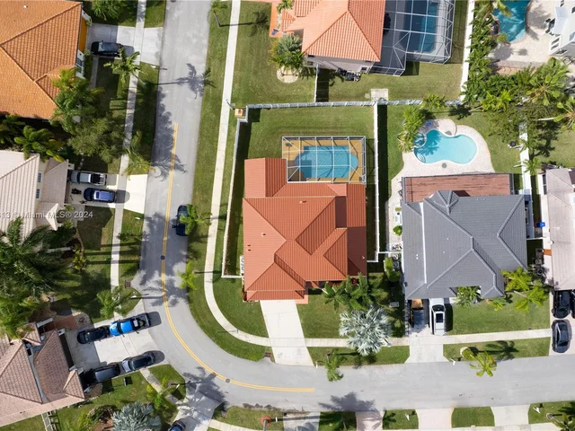 600 SW 178th Way, Pembroke Pines FL 33029