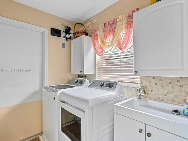 600 SW 178th Way, Pembroke Pines FL 33029