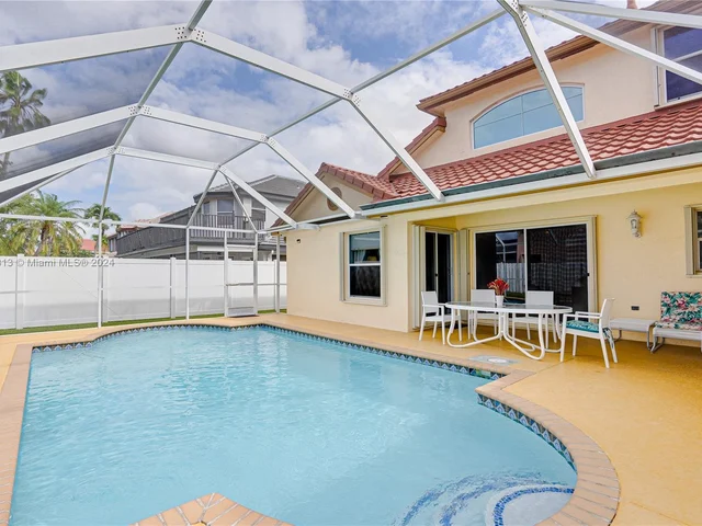 600 SW 178th Way, Pembroke Pines FL 33029