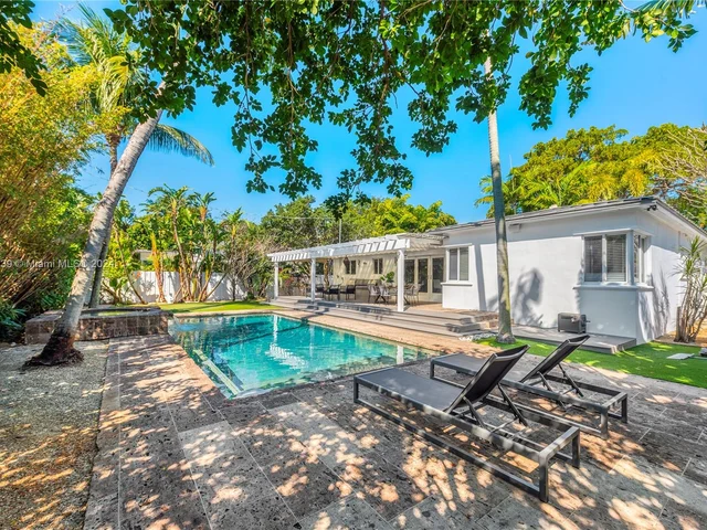 630 NE 52nd St, Miami FL 33137