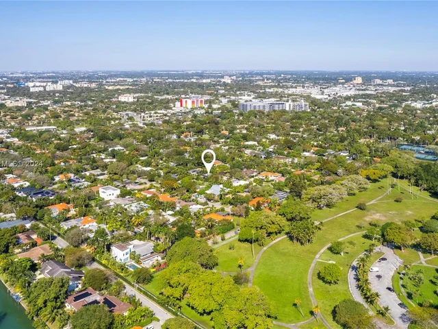 630 NE 52nd St, Miami FL 33137