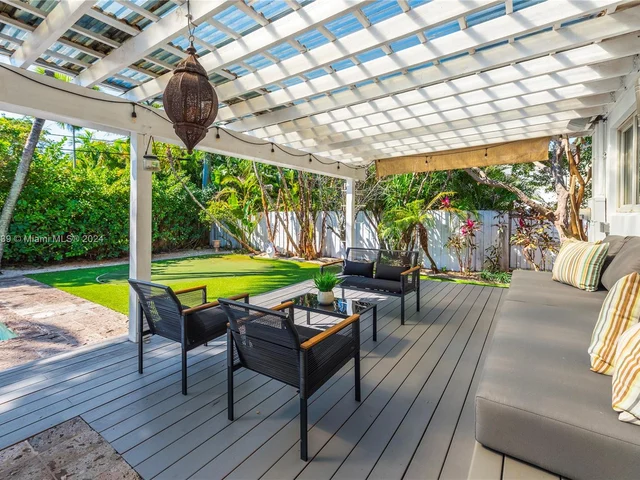 630 NE 52nd St, Miami FL 33137