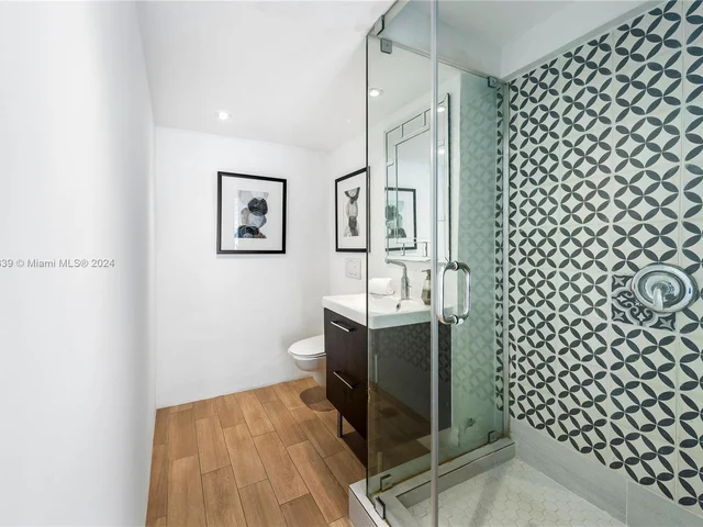 630 NE 52nd St, Miami FL 33137