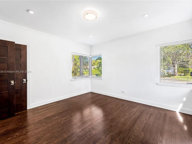 630 NE 52nd St, Miami FL 33137