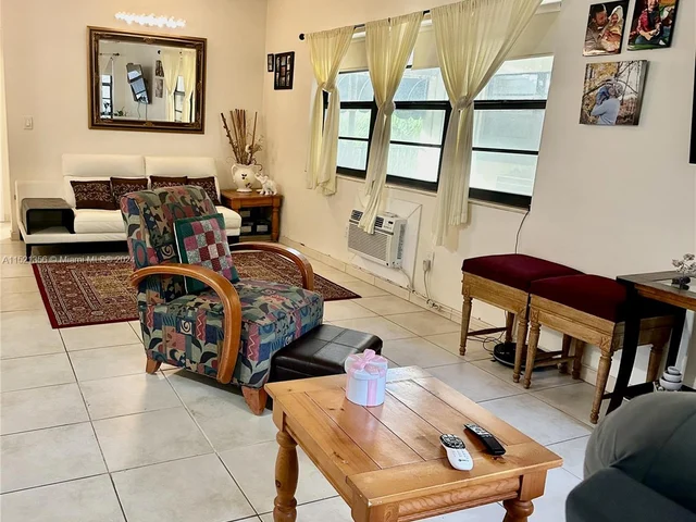 7845 NE Bayshore Ct # 14, Miami FL 33138