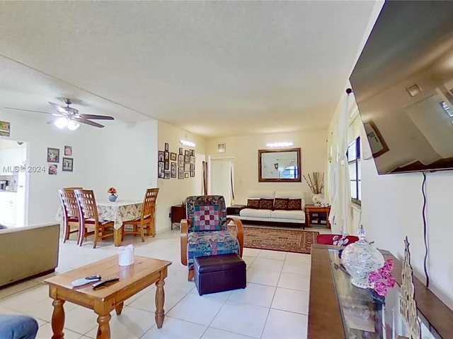 7845 NE Bayshore Ct # 14, Miami FL 33138