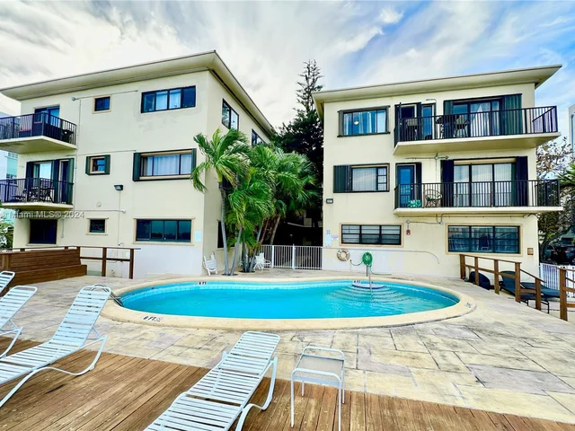 7845 NE Bayshore Ct # 14, Miami FL 33138