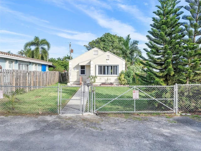 931 N 16th Ct, Hollywood FL 33020