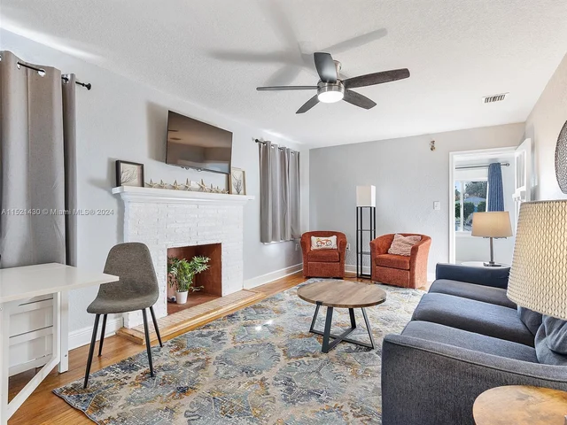 931 N 16th Ct, Hollywood FL 33020