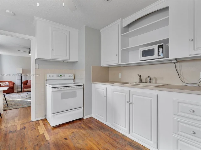 931 N 16th Ct, Hollywood FL 33020