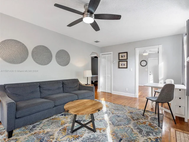 931 N 16th Ct, Hollywood FL 33020