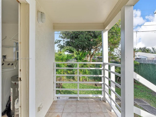 931 N 16th Ct, Hollywood FL 33020