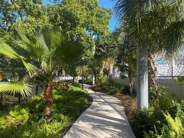 817 Espanola Way, Miami Beach FL 33139