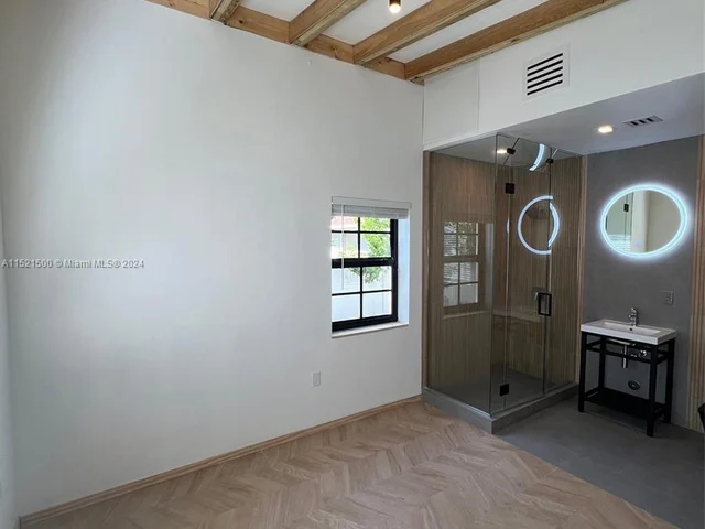 920 NW 50th St, Miami FL 33127